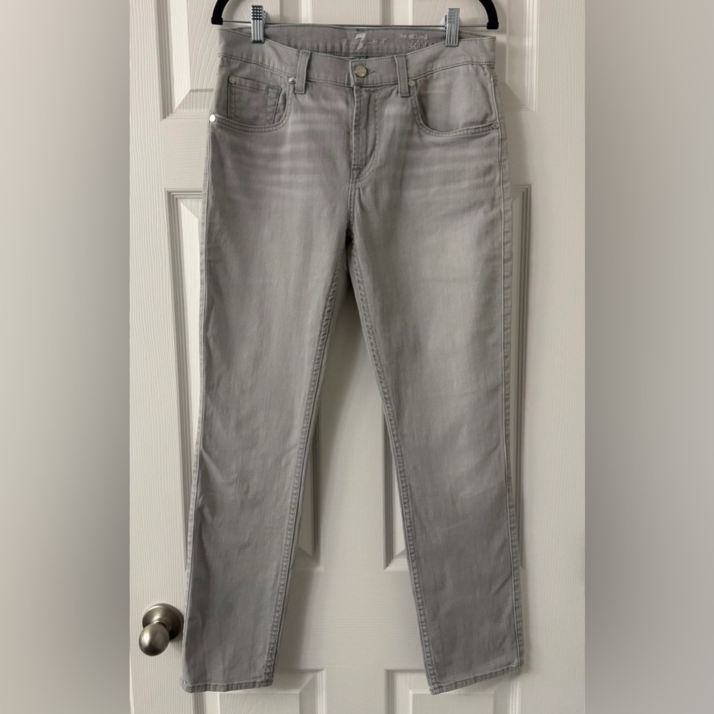 7 For All Mankind The Relaxed Skinny Mid-Rise Light Gray Jeans Size 28